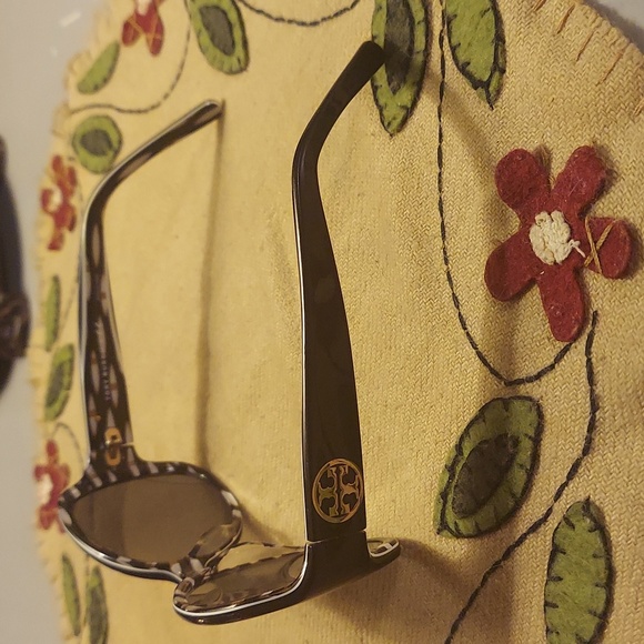 Tory Burch Sunglasses - Picture 5 of 12
